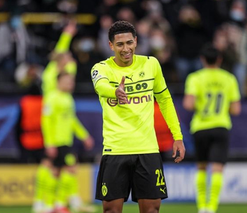 不仅帮助他 不仅帮助他